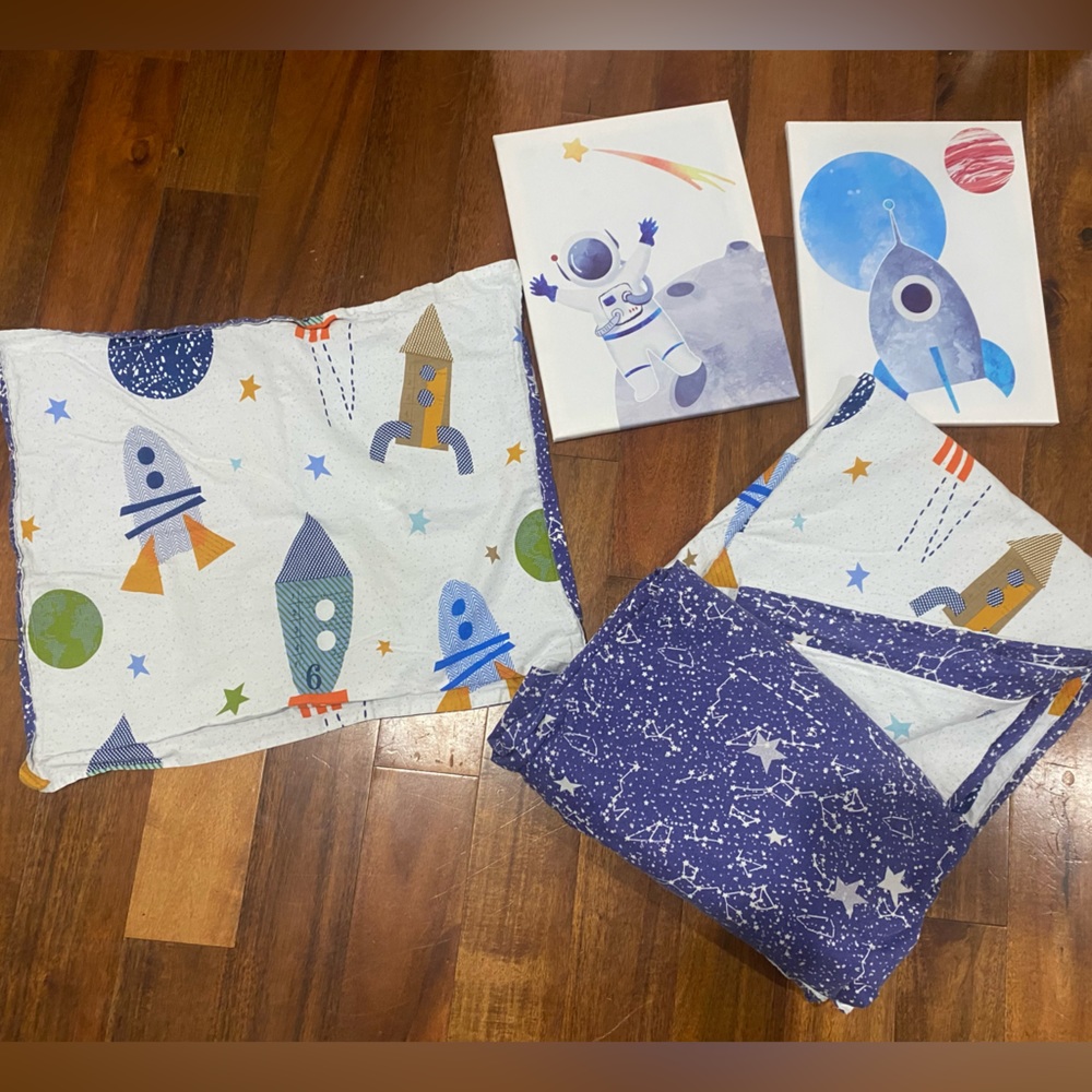 OUTER SPACE • twin bedding | wall decor